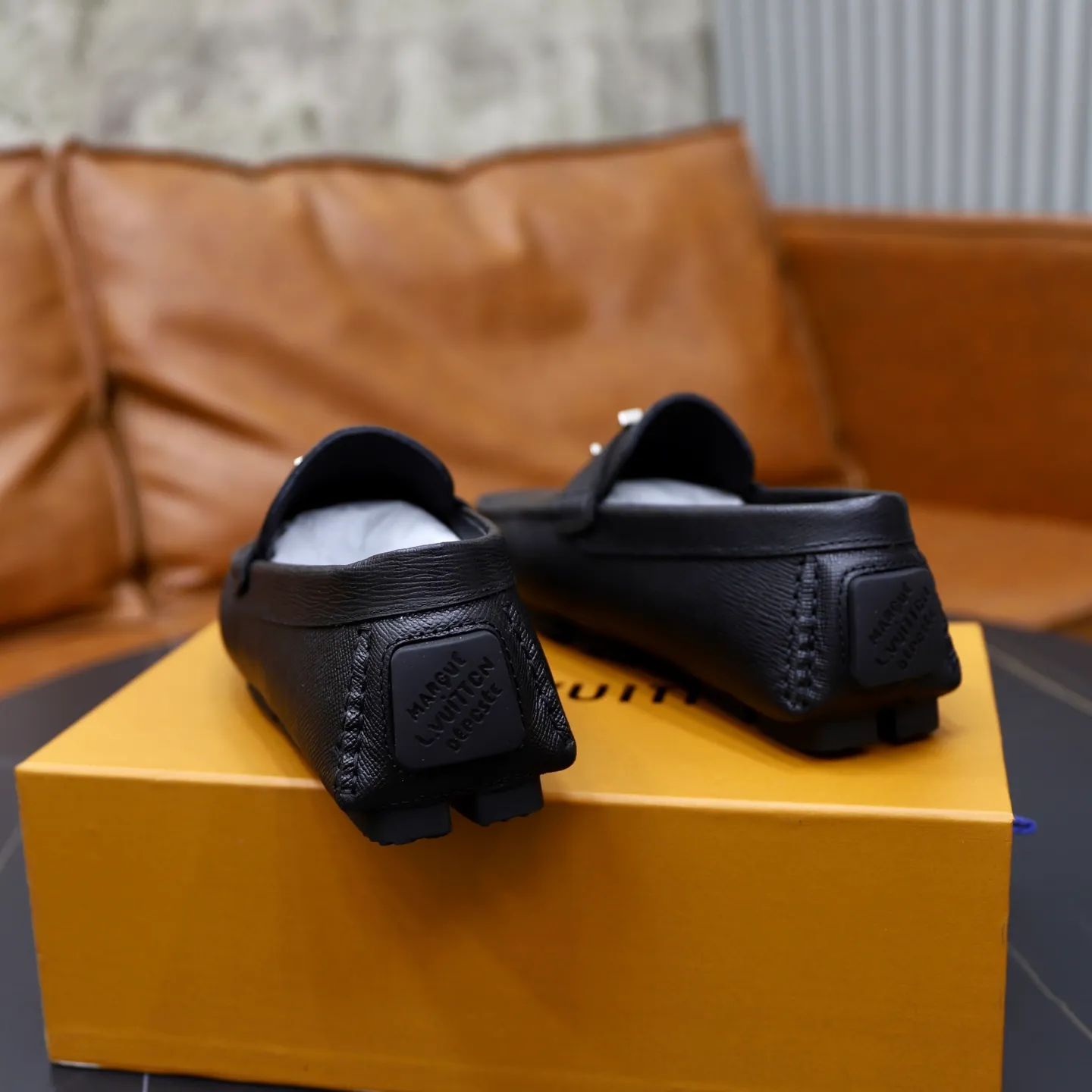Ex-factory price: 480💰【LV】Louis Vuitton ⚠️High-end men’s driving and pedal series ⚠️38-44 (customized for 45) ⚠️All original cowhide leather! Thick and soft! Made entirely of calfskin lining! Rubber sheet anti-slip beanie sole! Three-dimensional package technology! Fashionable and classic! Handicrafts! Original high quality! Feel free to compare!
